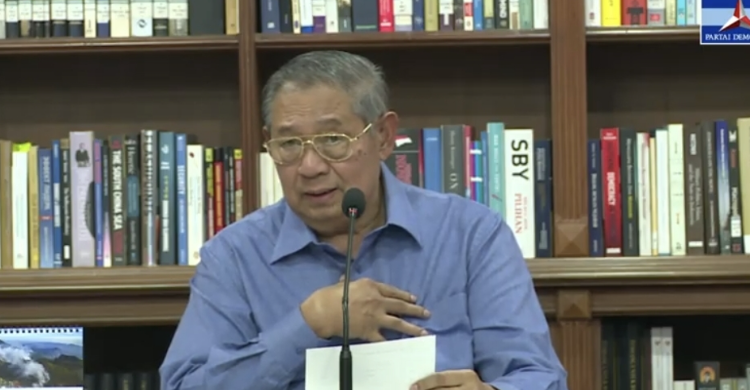 Demokrat Ditinggal Anies, SBY: Belum Kiamat, Ini Bukan Akhir Perjuangan Ketua Majelis Tinggi Demokrat Susilo Bambang Yudhoyono saat memberikan konferensi pers. Foto : Ist