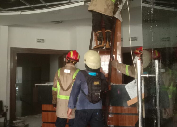 Gedung DPRD Banten Terbakar Foto : Ist