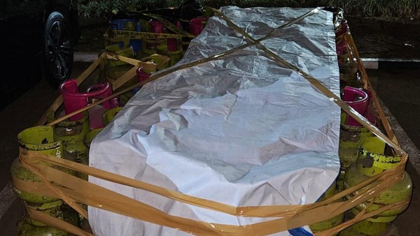 Gudang Gas Oplosan di Kademangan Digerebek Polisi, Pelaku Sempat Kabur Foto : Ist