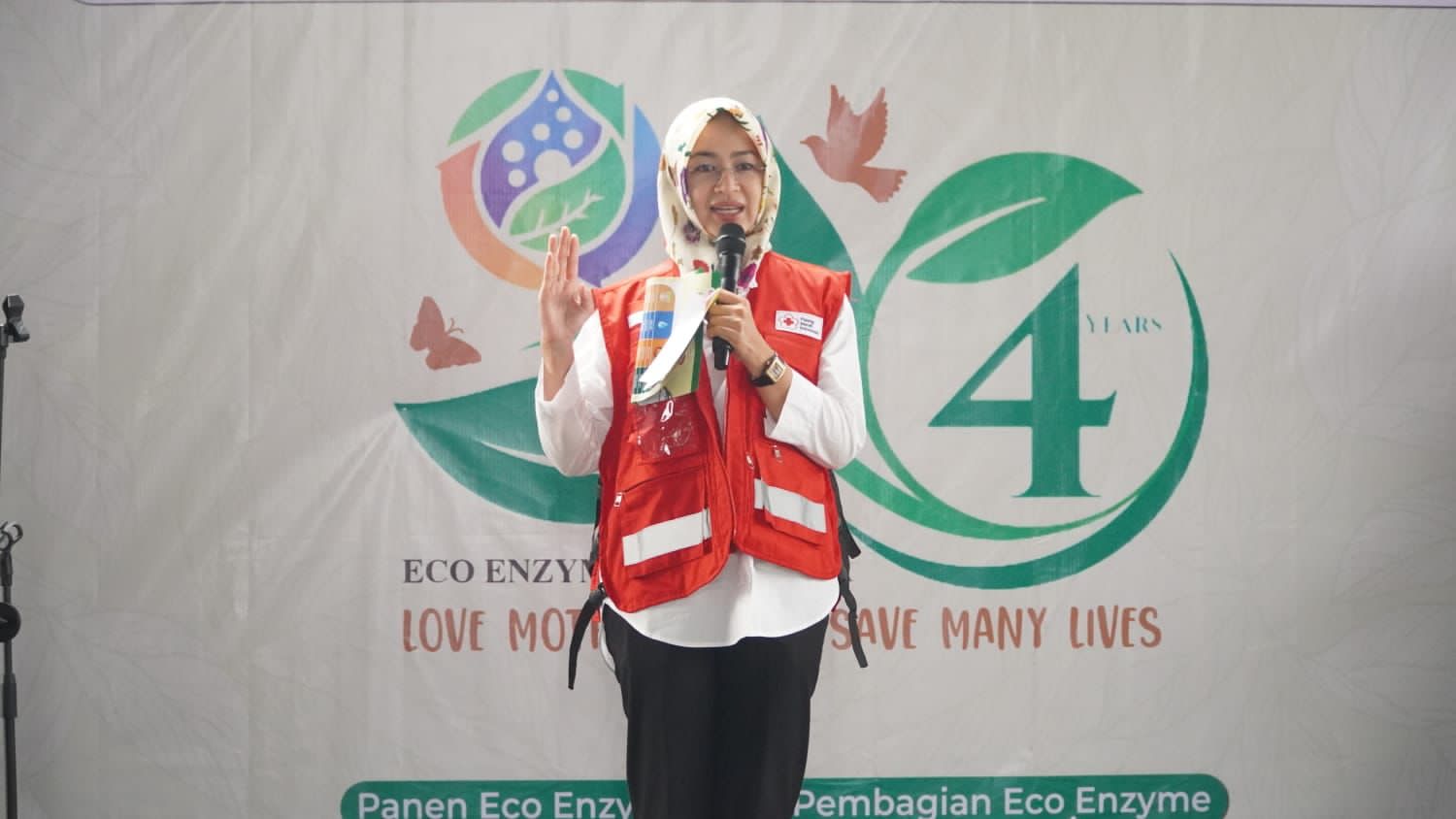 Hadiri Peringatan Hari Ozon Internasional, Airin Dorong Pelestarian Lingkungan Melalui Eco Enzyme Ketua PMI Tangsel Airin Rachmi Diany hadiri kegiatan Peringatan Hari Ozon Internasional,Minggu (24/9). Foto : Ist