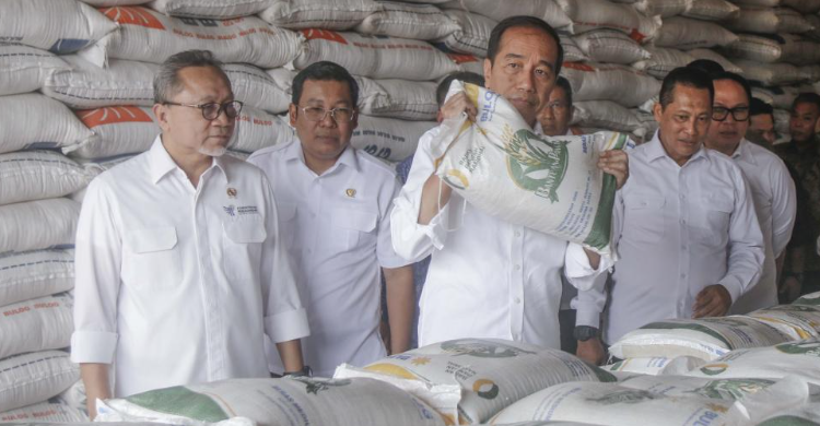 Harga Beras Makin Liar, Zulhas Ngapain Aja Foto : Setpres