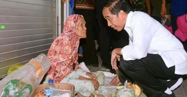 Ini Kata Denny JA Soal Tingginya Popularitas Jokowi Di Tahun Terakhir Kekuasaan Foto : Ist