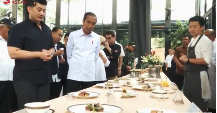 Jokowi Cek Persiapan Gala Dinner KTT ASEAN, Chef Pastikan Nikmat Dan Mewah Foto : Setpres