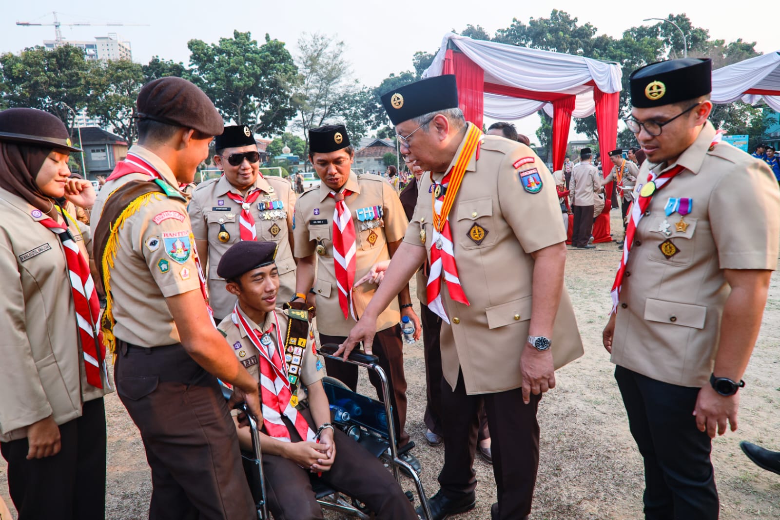 Kejutan di Peringatan Hari Pramuka ke-62 Kwarcab Tangsel, Benyamin : Saya Tak Muda Tapi Harus Berprestasi Lagi Foto : Ist