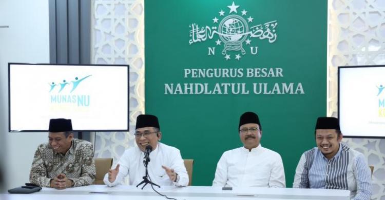 Ketum PBNU: Jangan Ada Satupun Capres Dan Cawapres Bawa-bawa Nama NU! Ketua Umum PBNU, KH Yahya Cholil Staquf saat memberikan keterangan pers soal Capres dan Cawapres. (Foto: Ist)