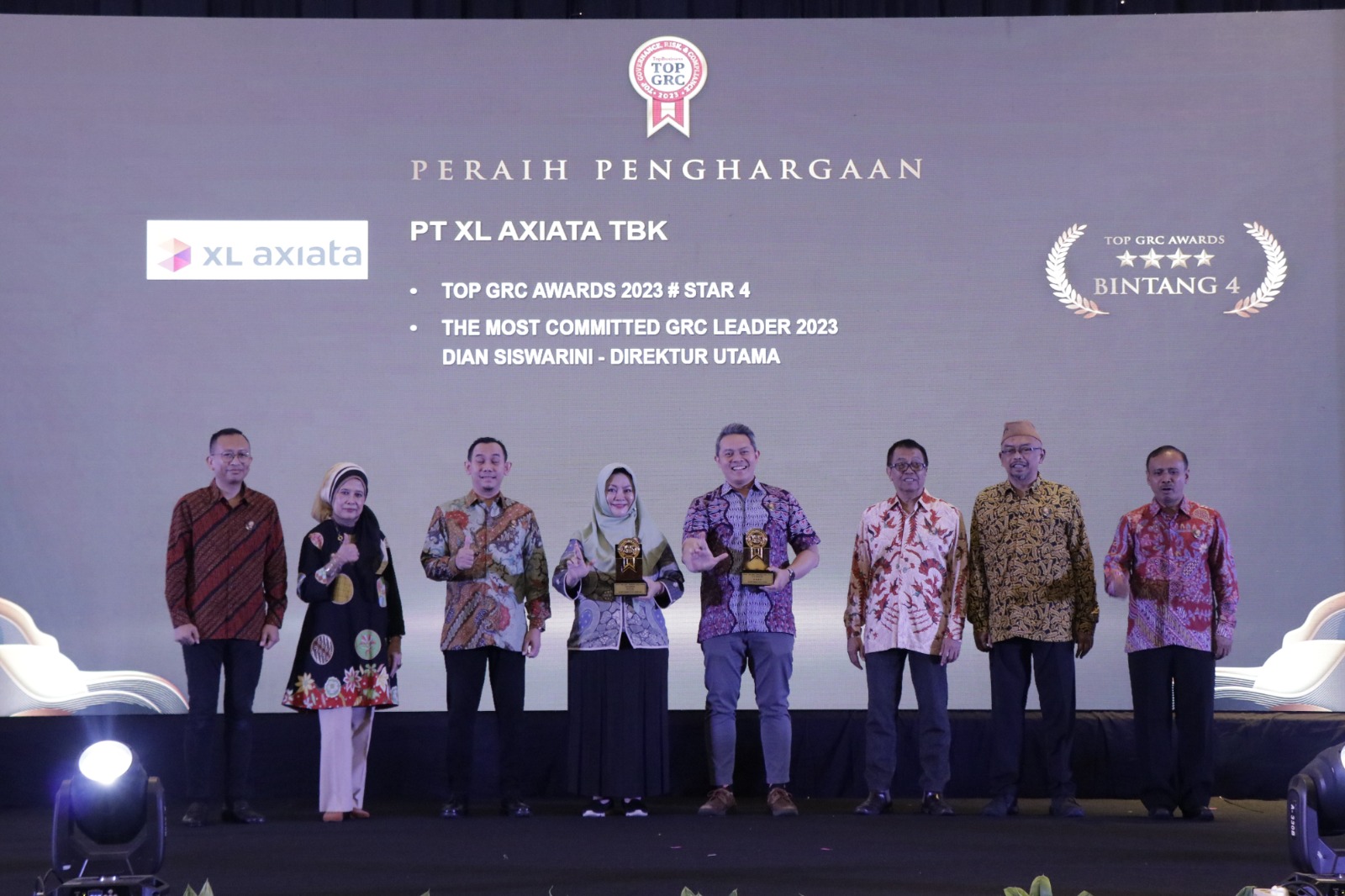Penerapan Prinsip ESG Terus Ditingkatkan, XL Axiata Raih TOP GRC Awards 2023 Tim XL Axiata pada saat melakukan penjurian dan wawancara dari dewan juri TOP GRC Awards melalui aplikasi rapat zoom, yang berlangsung di Jakarta, Rabu (02/8/2023). (Ist)