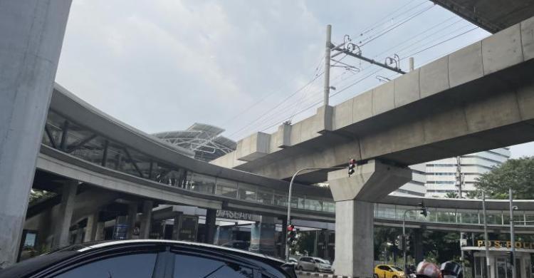 Polusi Udara Menurun Saat KTT ASEAN, Jakarta Hilang Dari 10 Besar Kota Terparah Ilustrasi udara Jakarta. Foto : Ist