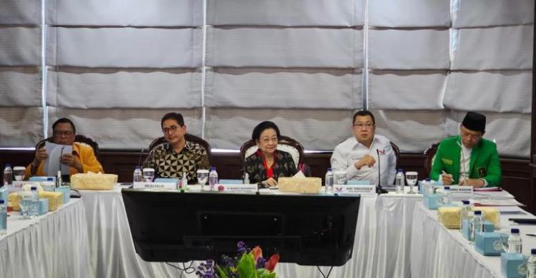 Rapat Pemenangan Ganjar Di Kantor Tanoe Dipimpin Mega, Ingin Menang Satu Putaran Megawati bersama Para Ketum Partai Koalisi. Foto : Ist