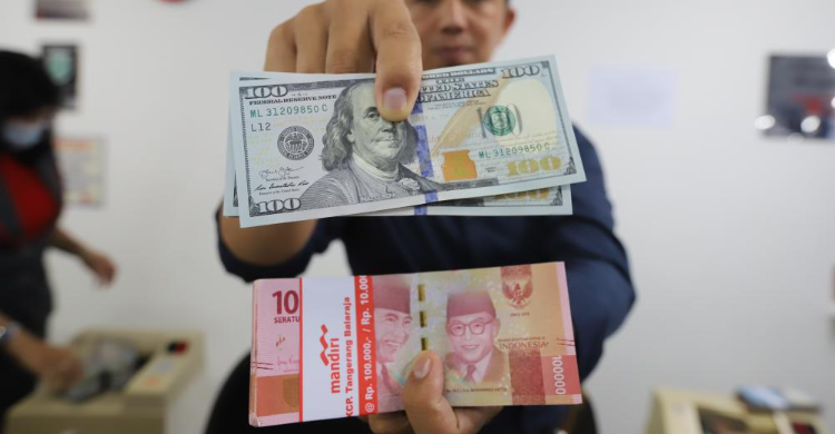 Rupiah Kembali Loyo Hadapi Dolar AS Foto : Ist