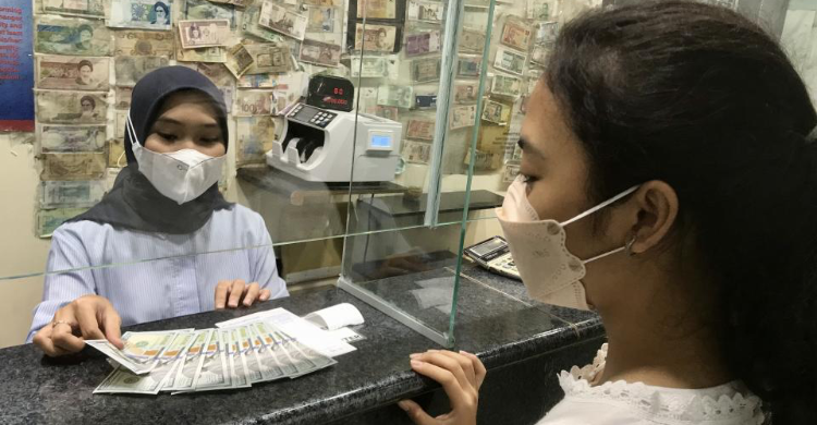 Rupiah Kembali Melemah Hadapi Dolar AS Foto : Ist