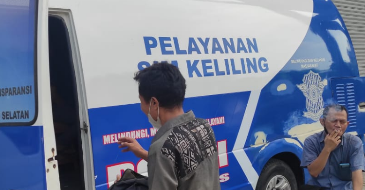 SIM Keliling Tangerang Kota 26 September Hadir Di Pospol Pinang Cipondoh Foto : Ist