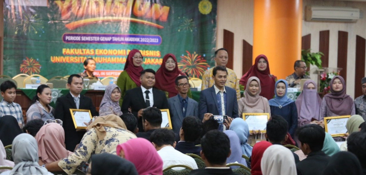 Yudisium FEB UMJ Luluskan 269 Mahasiswa Sebanyak 269 Mahasiswa Fakultas Ekonomi dan Bisnis Universitas Muhammadiyah Jakarta (FEB UMJ) resmi dinyatakan lulus, dalam agenda yudisium program Sarjana dan Pascasarjana.(dra)