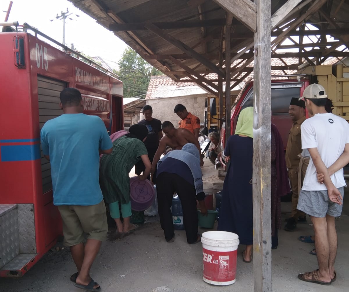 Bantuan Bersih Terus Didistribusikan, 3.057 Keluarga di Tangsel Terdampak Kekeringan Foto : Ist