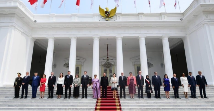 Di Istana, Jokowi Terima Surat Kepercayaan 12 Duta Besar Negara Foto : Ist