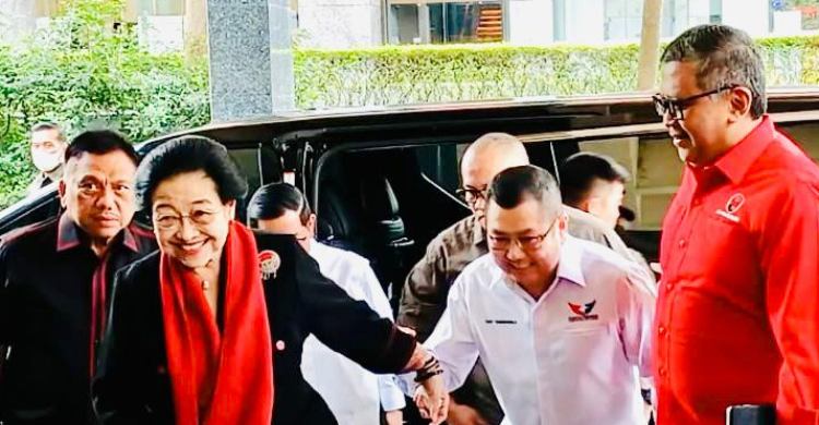 Didampingi Pramono Anung, Bos Banteng Hadir Di Rapat TPN Ganjar-Mahfud Foto : Ist