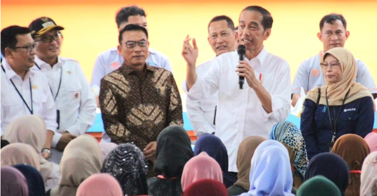 Dikasih Duit Rp 400 Ribu Dan Beras 10 Kg Foto : Setpres