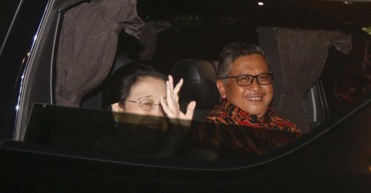 Ditinggalkan Jokowi Dan Keluarga, Banteng Terluka Dalam Foto : Ist