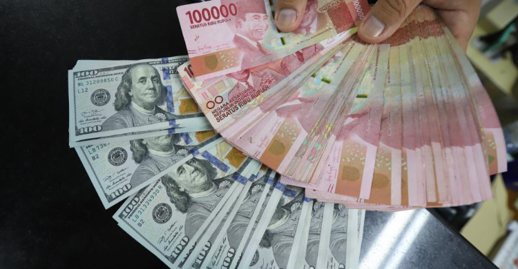 Dolar AS Makin Perkasa, Rupiah Tembus Rp 15.571 Foto : Ist