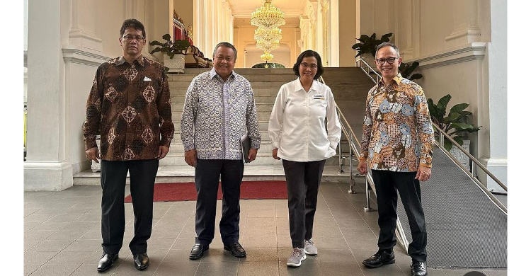 Dolar Hampir 16 Ribu, Jokowi Panggil Sri Mulyani Foto : Ist