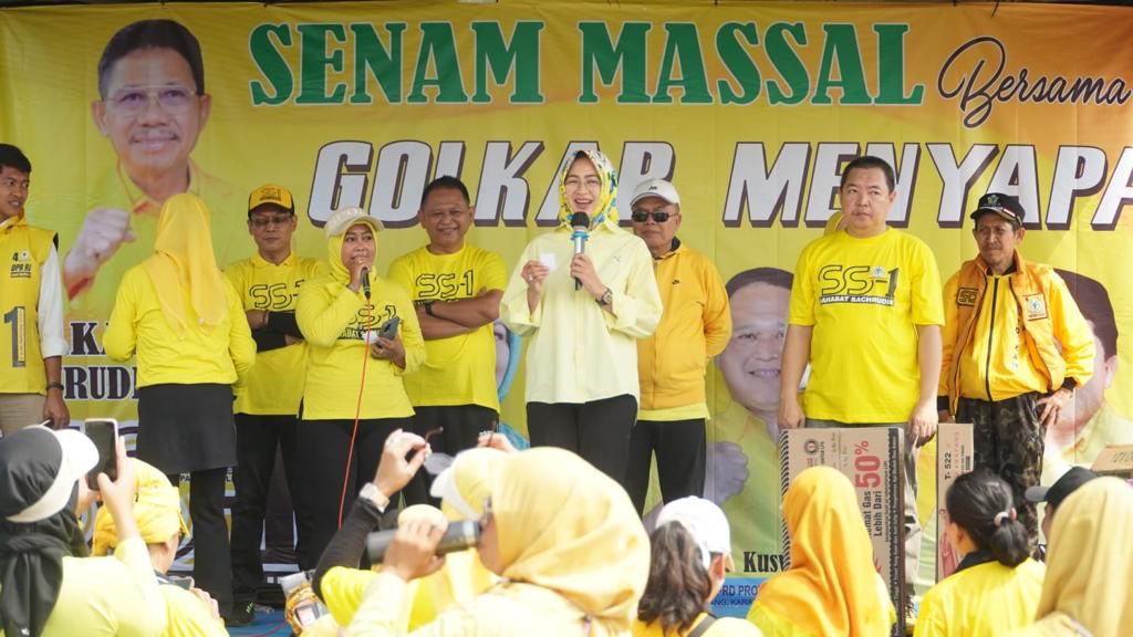 Emak-emak di Kota Tangerang Antusias Sambut Airin di Pileg 2024 Foto : Ist