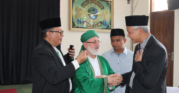 Ganjar Didoakan Dan Dapat Amalan Khusus Dari Cucu Syekh Abdul Qadir Jailani Foto : Ist