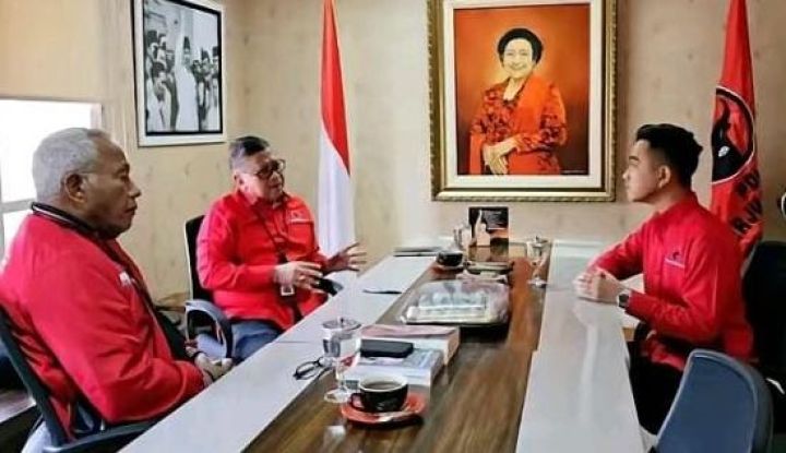 Gibran Ditunggu Balikin KTA PDIP Foto : Ist