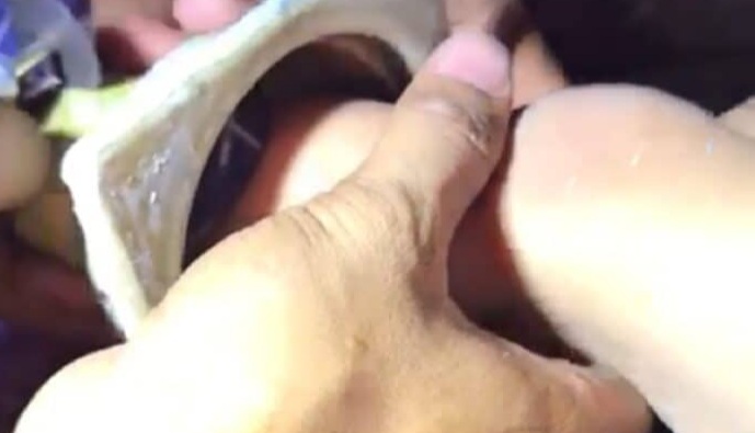 Kaki Bayi di Pamulang Terjepit Lubang Air Kamar Mandi, Damkar Datang Menyelamatkan Foto : Ist