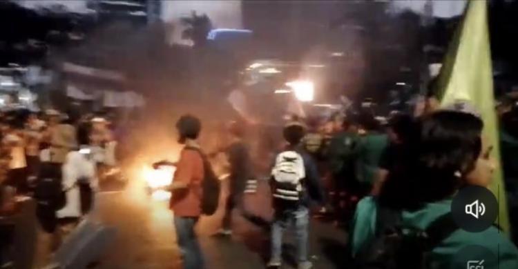 Kapolda Metro Ke Patung Kuda, Temui Mahasiswa Yang Masih Demo Dan Sempat Ricuh Foto : Ist