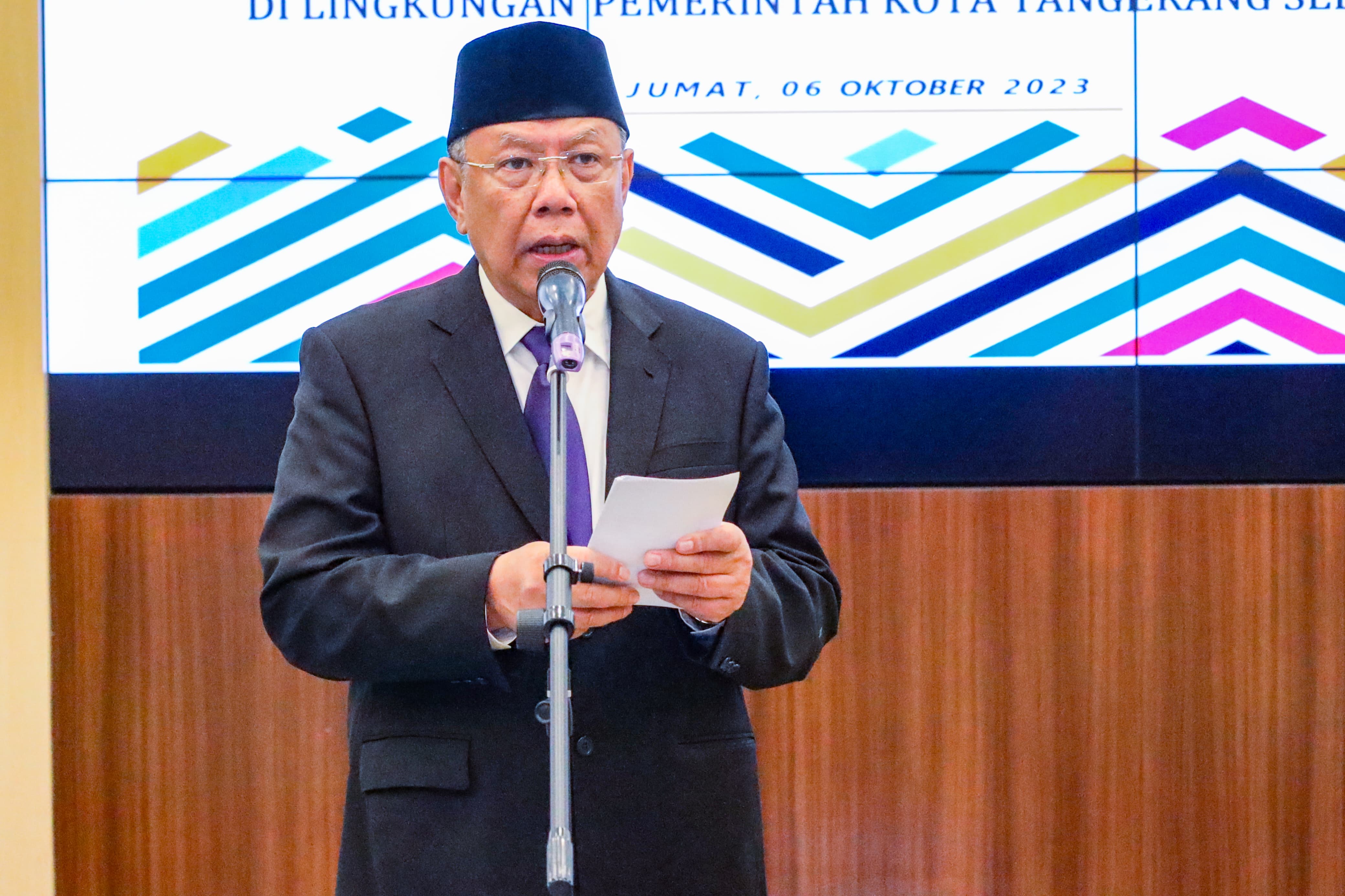 Lantik 4 Kepala Dinas, Benyamin Minta Segera Bekerja Tanpa Beradaptasi Foto : Ist