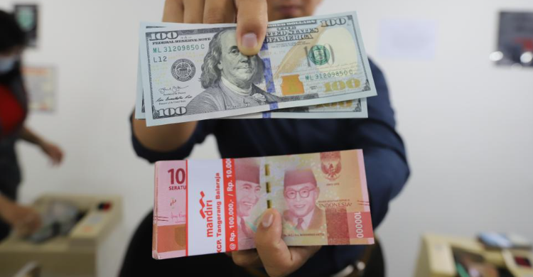 Makin Lemah, Rupiah Tembus Rp 15.882 Foto : Ist