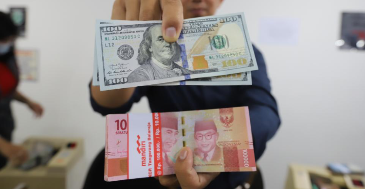 Masih Loyo, Rupiah Dibuka Di Level Rp 15.727 Per Dolar AS Foto : Ist