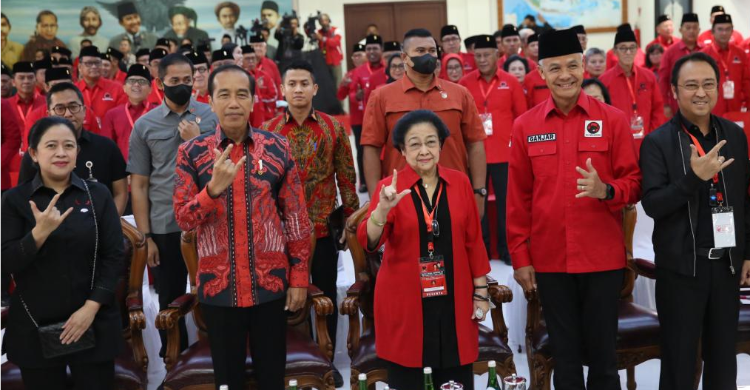 Menurut Jokowi Yang Cocok Calon Ketum PDIP Puan Atau Prananda Foto : Setpres
