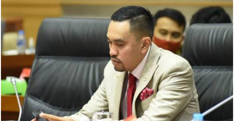 NasDem Sebut Mentan SYL Nggak Hilang, Tanggal 5 Kembali Ke Indonesia Bendahara Nasdem Ahmad Sahroni. Foto : Ist
