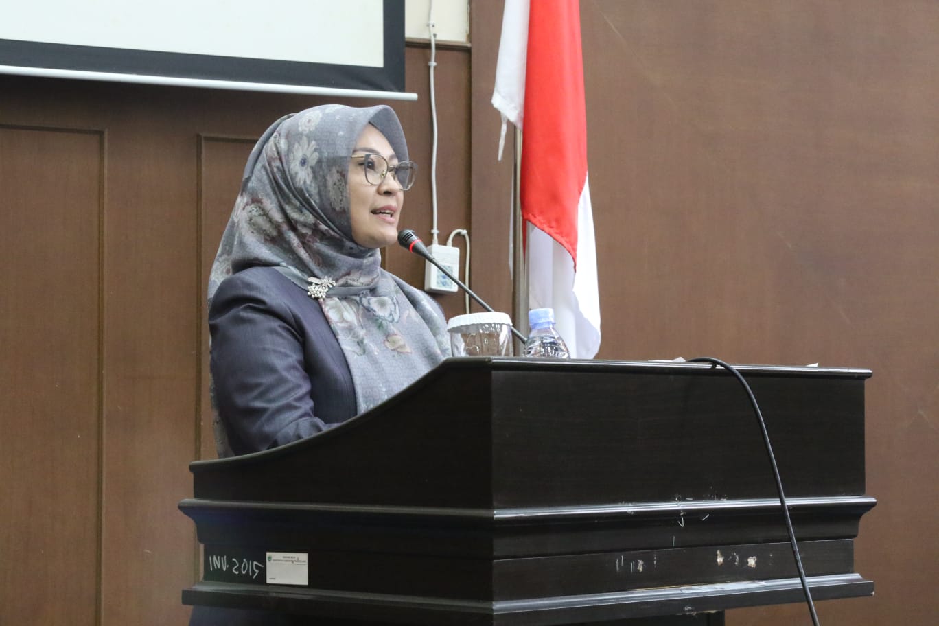 Nota Keuangan RAPBD Pandeglang TA 2024 Rp 1,7 Triliun Bupati Pandeglang, Irna Narulita saat menyampaikan pengantar nota keuangan Raperda APBD TA 2024, Rabu (25/10/2023).(Istimewa)