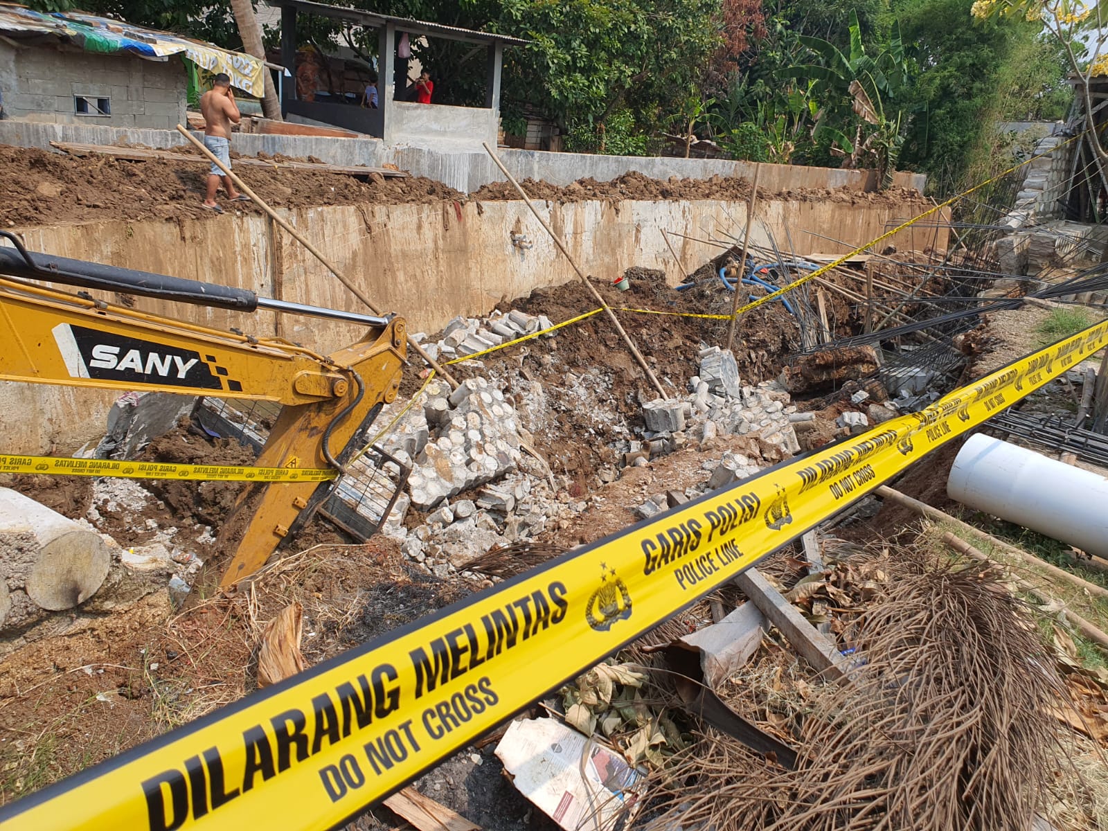Pekerja Jadi Korban Tertimpa Tembok di Pondok Aren, Benyamin Turut Berbelasungkawa Foto : Ist