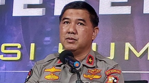 Penyebar Video Syur Mirip Rebecca Klopper Ditangkap Karo Penmas Divisi Humas Polri Brigjen Ahmad Ramadhan. Foto : Ist