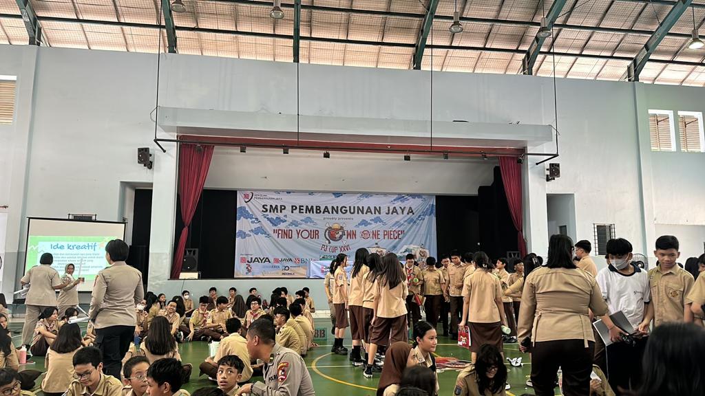 Biro Psikologi Polri menggelar seminar anti bullying dan tawuran pelajar dengan tema 'Pencegahan Bullying dan Kekerasan Antar Pelajar' di SMP Pembangunan Jaya, Kecamatan Pondok Aren, Kamis (12/10).(dra)