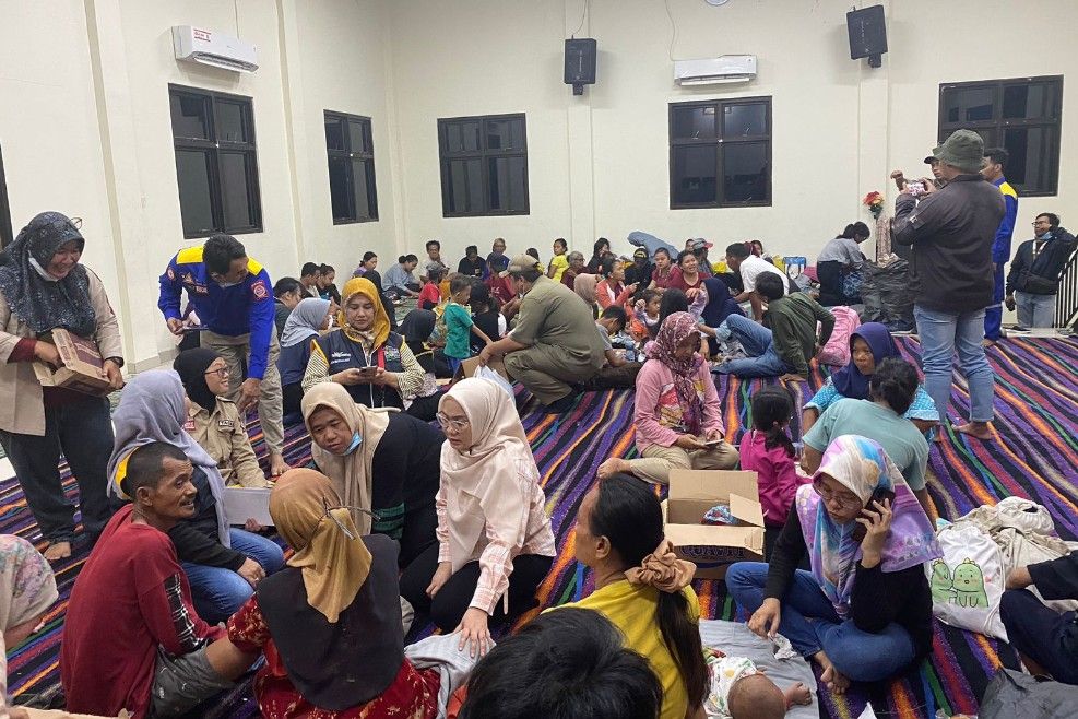 Ratusan Warga Terdampak Kebakaran TPA Rawa Kucing Mengungsi, Dapat Trauma Healing Foto : Ist