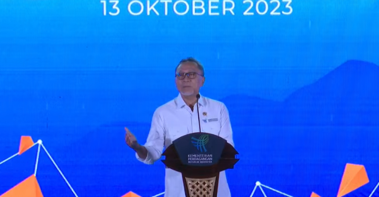 Resmikan Bursa CPO, Mendag: Saatnya RI Punya Acuan Harga Sendiri Mendag Zulkifli Hasan saat meresmikan Bursa CPO. Foto : Ist