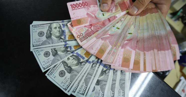 Rupiah Stagnan Di Level Rp 15.700 Per Dolar AS Foto : Ist