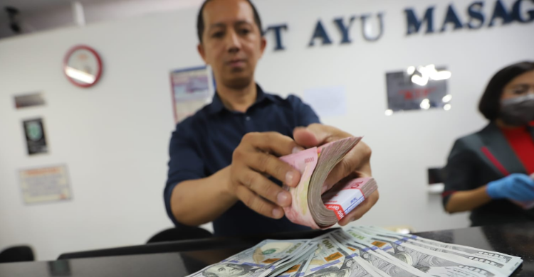 Sentimen Tingginya Bunga Acuan AS, Rupiah Masih Loyo Foto : Ist