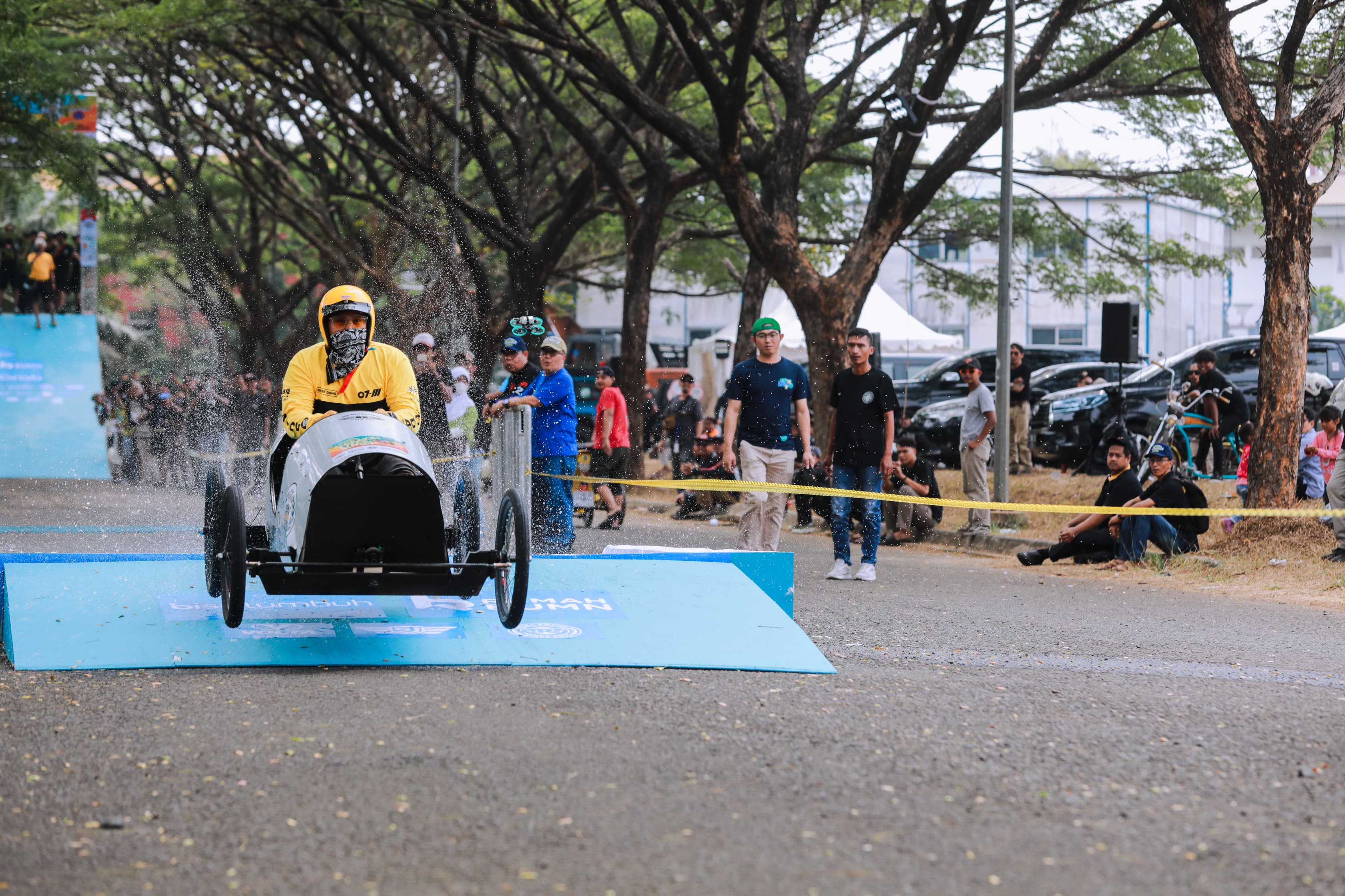 T-South Kustom Kulture 2023, Pilar Tak Takut Balapan di Trek Berlumpur! Foto : Ist