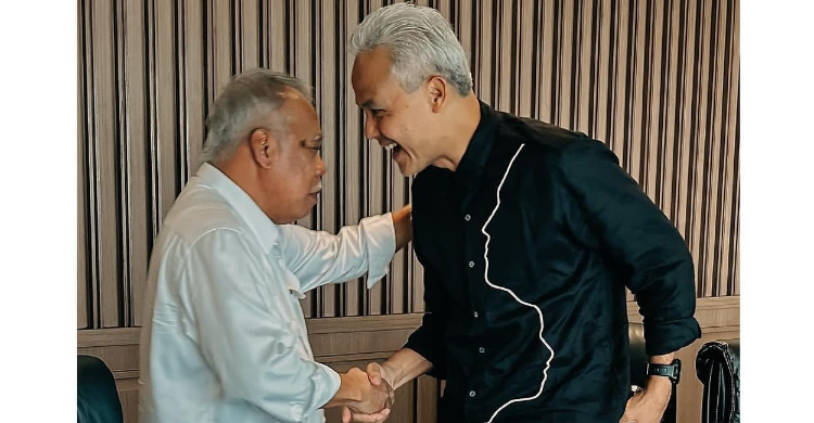 Utak-atik Baju Kampanye, Ganjar Suka Hitam Capres Ganjar Pranowo bersama Menteri PUPR Basuki Hadimuljomo. Foto : Ist