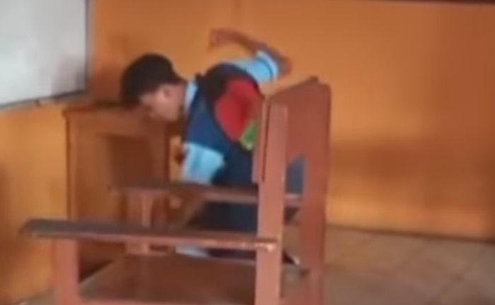 Viral! Pelajar SMK Tangerang Dipukuli Temannya di Kelas Foto : Ist