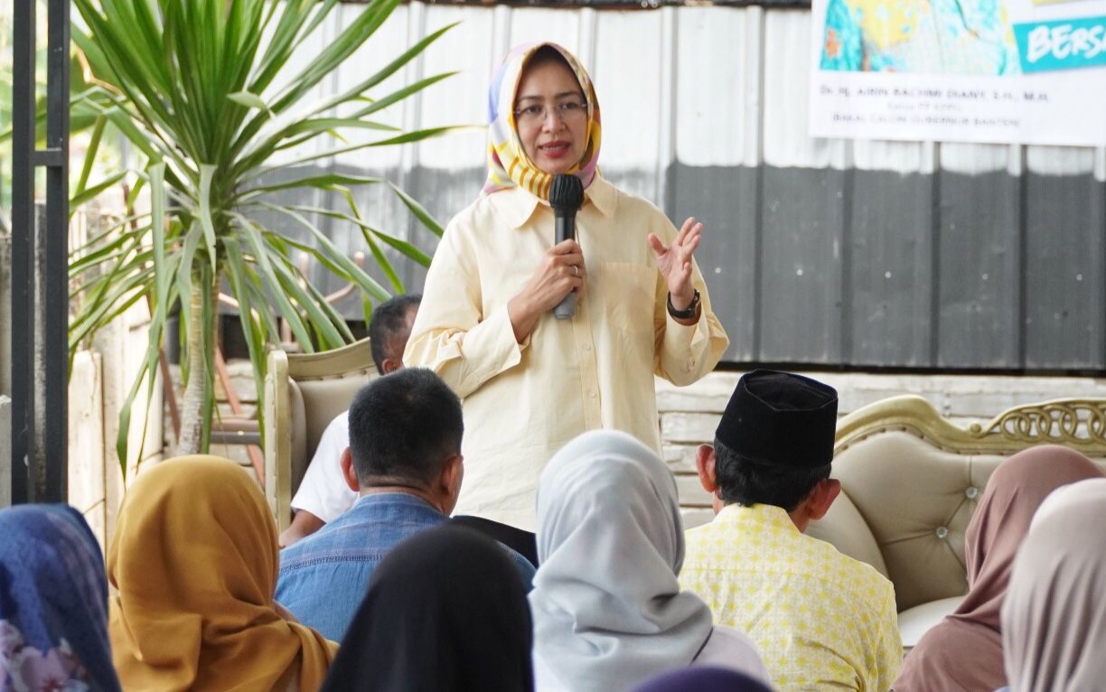 Airin Rachmi Diany Sebut Kolaborasi UMKM Mampu Dorong Inovasi dan Tumbuh Bersama Nampak nara sumber dan komunitas sepeda saat bincang santai. Foto : Ist
