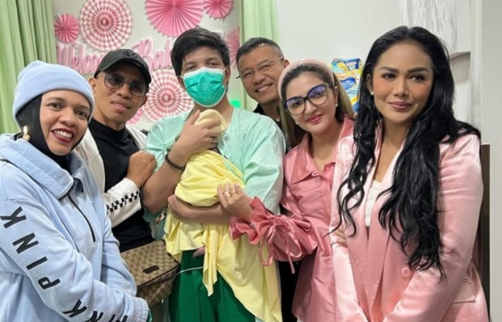 Anak Kedua Aurel Hermansyah, Siapa Namanya? Foto : Ist
