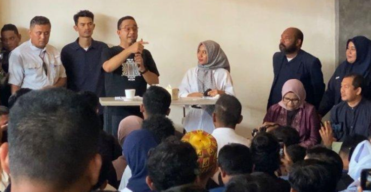 Anies Seruput Kopi Bareng Relawan Foto : Ist