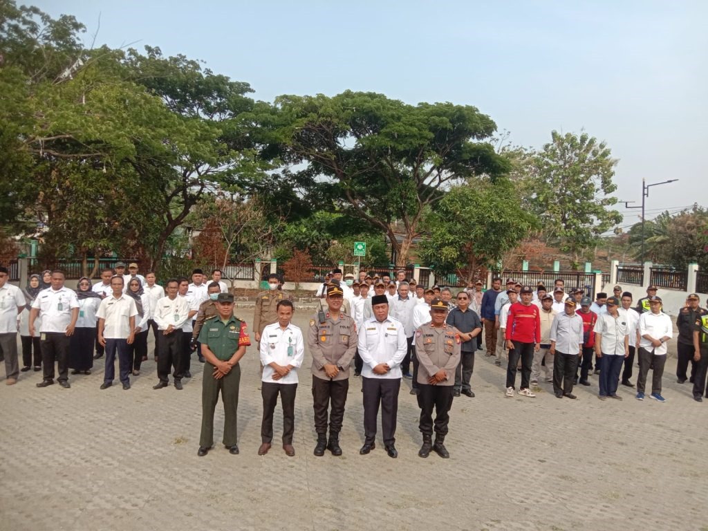 Polsek Pondok Aren menggelar giat Apel Tiga Pilar, di Kelurahan Pondok Aren, Kecamatan Pondok Aren, Rabu (1/11).(dra)