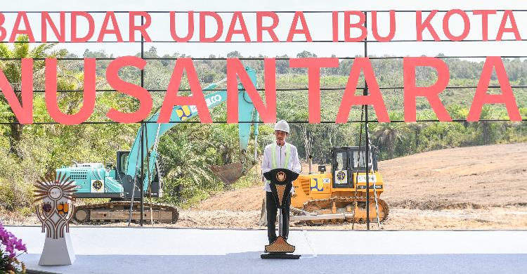 Bangun Bandara, Jalan Tol, Sekolah, RS Foto : Setpres