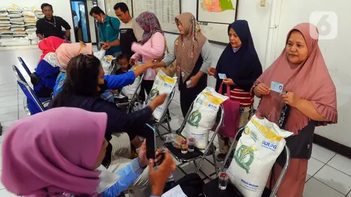 Bansos Makin Banyak Rakyat Bisa Tersenyum Foto : Ist